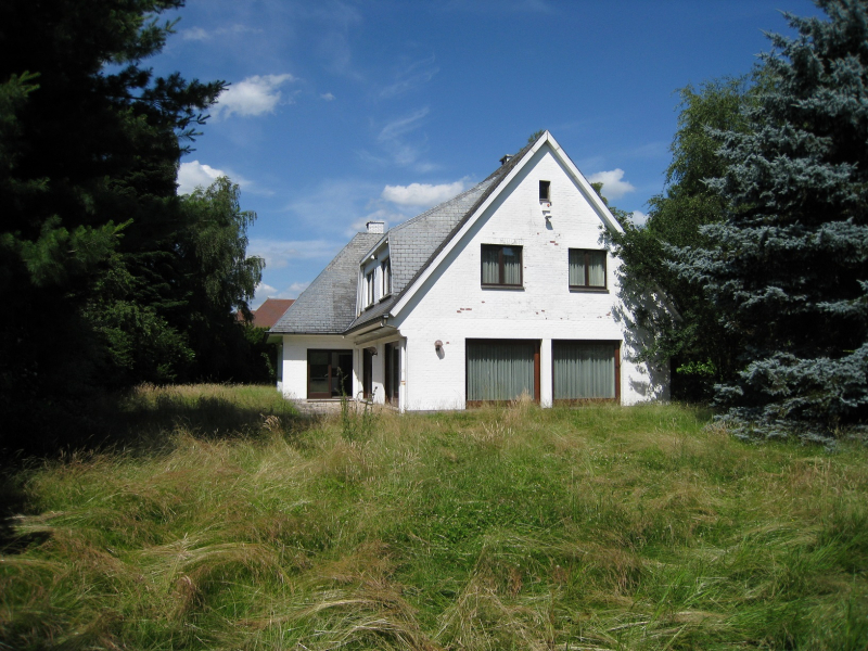 Herroelen avant ext.jpg